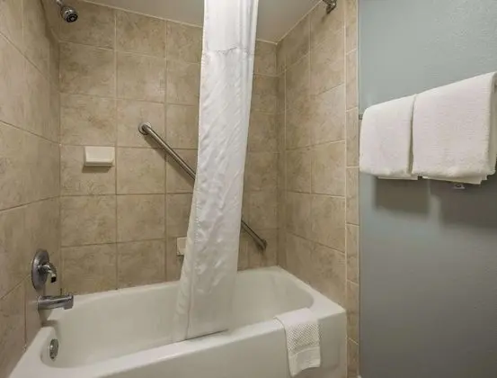 Standard Oda, 1 Büyük (Queen) Boy Yatak, Sigara İçilmez, Balkon