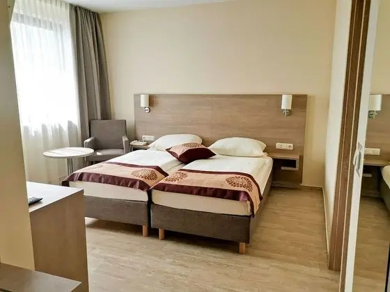 Comfort Tek Büyük Yataklı Oda