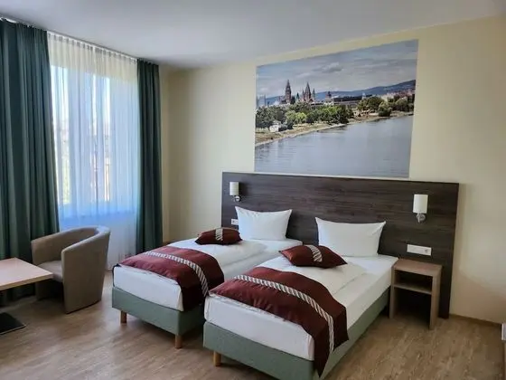 Comfort Tek Büyük Yataklı Oda