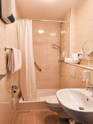 Comfort Tek Büyük Yataklı Oda