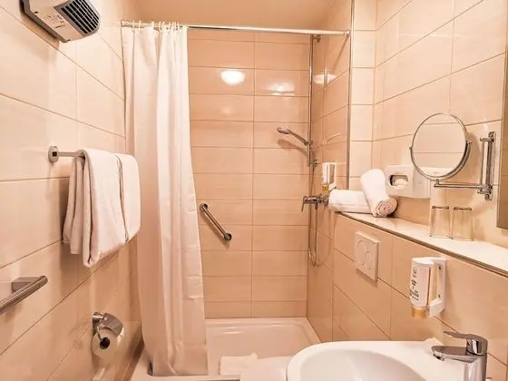Comfort Tek Büyük Yataklı Oda