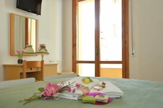 Tek Büyük veya İki Ayrı Yataklı Oda, Balkon