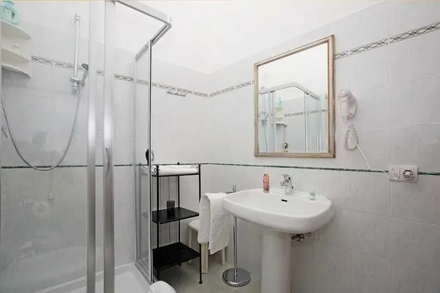 Single Room with External Bathroom