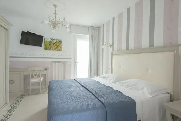 Business Büyük Yataklı Tek Kişilik Oda, 1 Yatak Odası, Balkon, Avlu Manzaralı