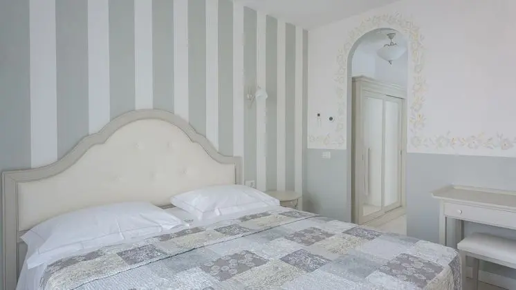 Business Tek Büyük Yataklı Oda, 1 Yatak Odası, Balkon, Avlu Manzaralı
