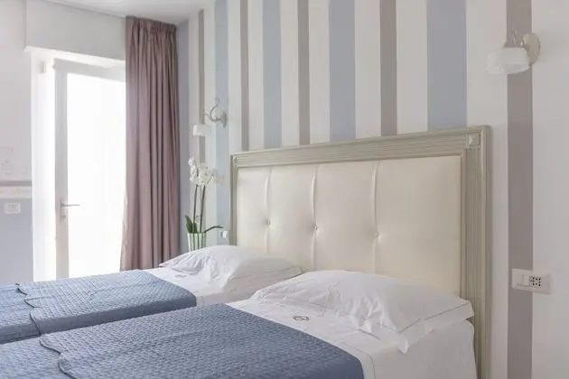 Business Tek Büyük Yataklı Oda, 1 Yatak Odası, Balkon, Avlu Manzaralı