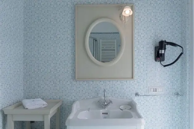 Business Tek Büyük Yataklı Oda, 1 Yatak Odası, Balkon, Avlu Manzaralı
