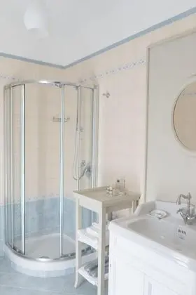 Business Tek Büyük Yataklı Oda, 1 Yatak Odası, Balkon, Avlu Manzaralı