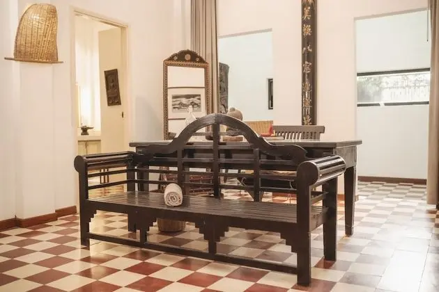 Traditional Süit