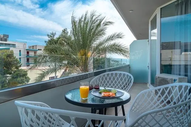 Deluxe Süit, Kısmi Deniz Manzaralı