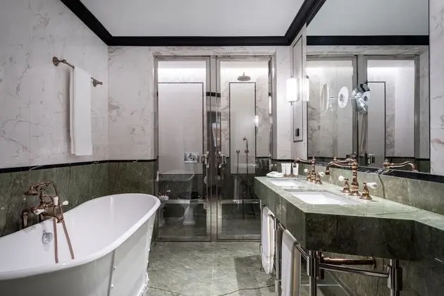 Süit (Suite Excessive)