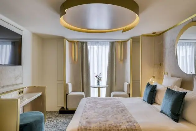 Deluxe Tek Büyük Yataklı Oda