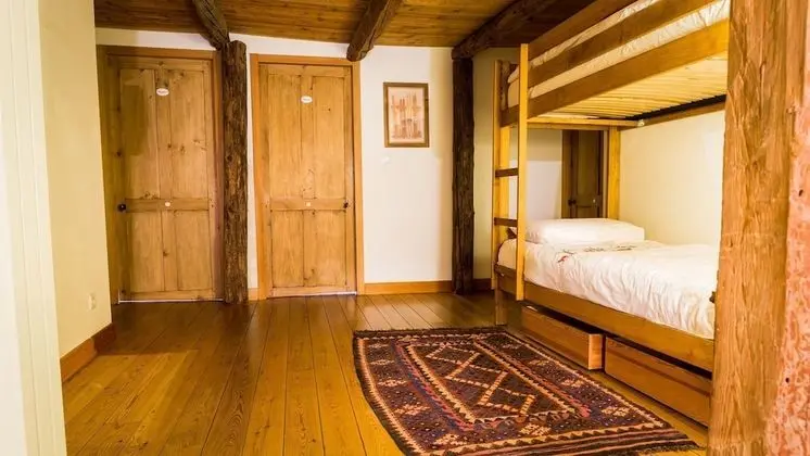 Kır Evi, Birden Çok Yatak, Sigara İçilmez