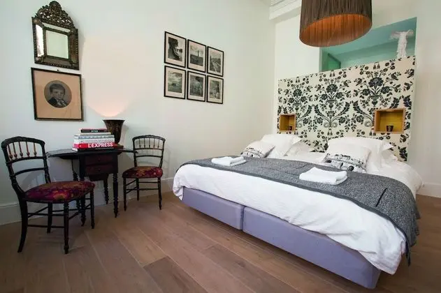 Deluxe Tek Büyük Yataklı Oda (CHAMBRE PARIS groundfloor)