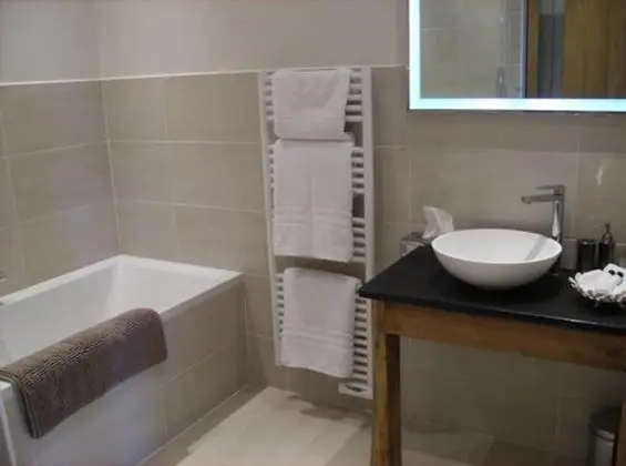 Superior Tek Büyük Yataklı Oda (Behia)