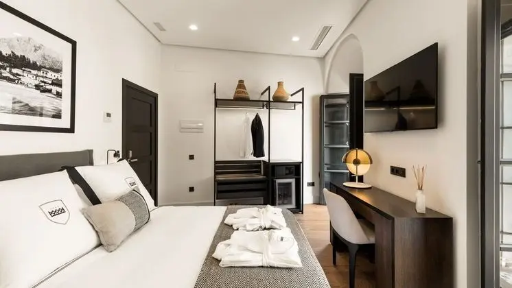 Deluxe Tek Büyük Yataklı Oda