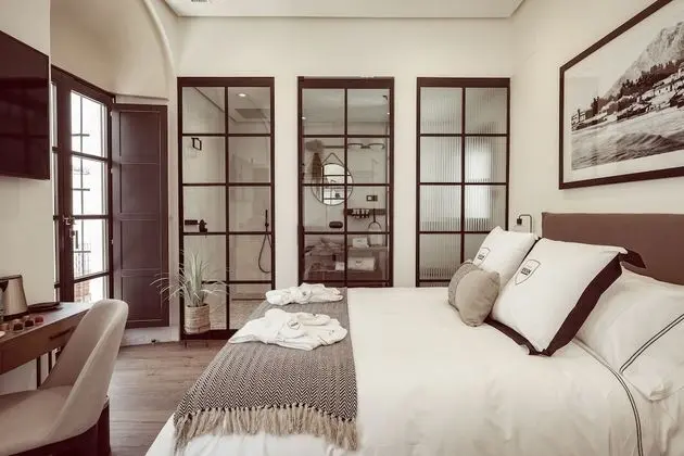 Deluxe Tek Büyük Yataklı Oda