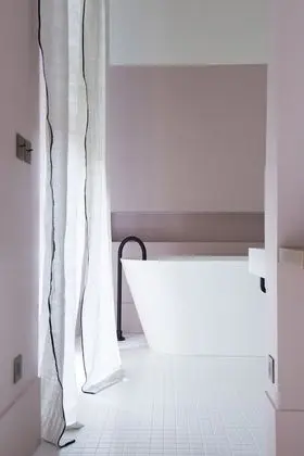 Luxury Oda