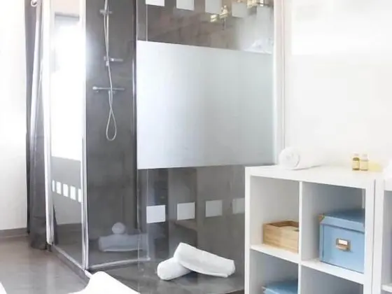 Apart Daire, Banyolu/Duşlu (Maison Bacou cité 2)