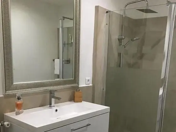 Apart Daire, Banyolu/Duşlu (Maison Bacou cité 4)