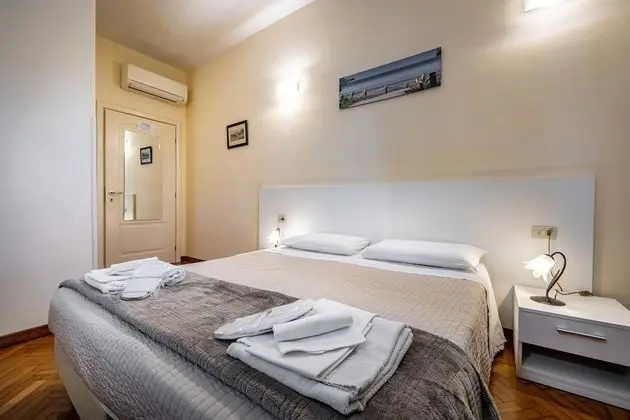 Standard Tek Büyük Yataklı Oda