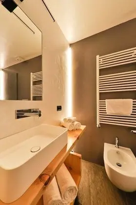 Deluxe Tek Büyük Yataklı Oda, 1 En Büyük (King) Boy Yatak, Sıcak Su Havuzu, Dağ Manzaralı