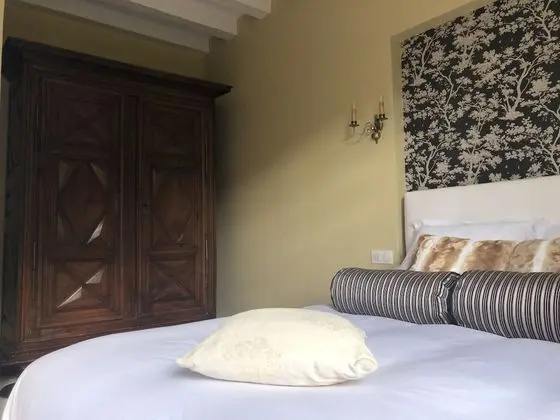 Deluxe Tek Büyük veya İki Ayrı Yataklı Oda (Dumas)