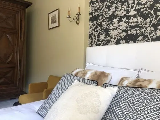 Deluxe Tek Büyük veya İki Ayrı Yataklı Oda (Dumas)