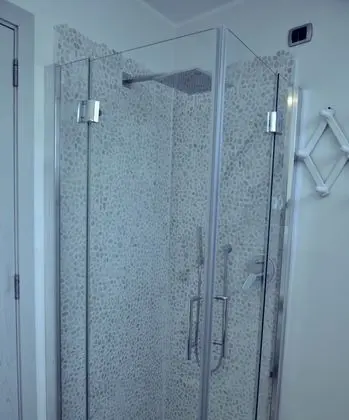 Tek Büyük Yataklı Oda, Balkon