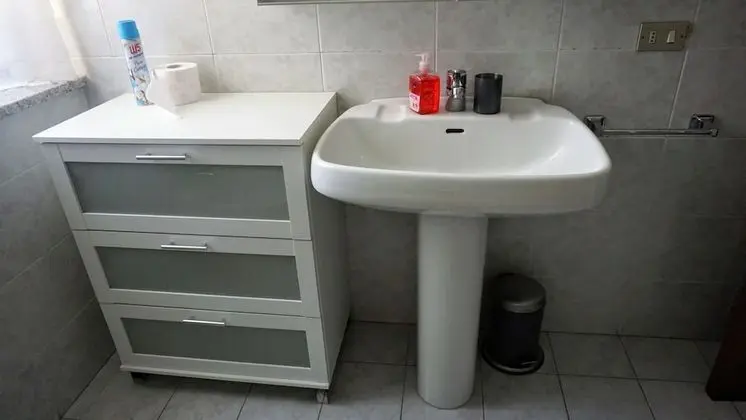 Tek Büyük Yataklı Oda, Ortak Banyo