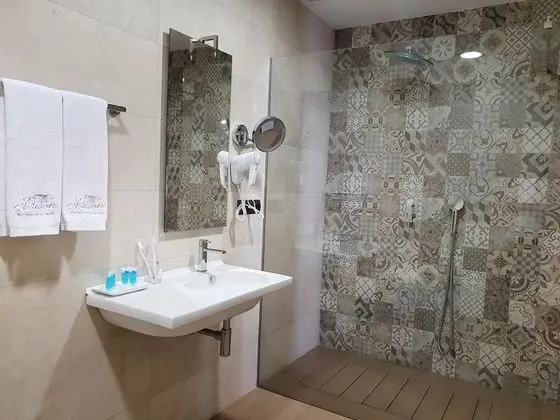 Junior Tek Büyük Yataklı Oda, 1 Büyük (Queen) Boy Yatak, Sigara İçilmez