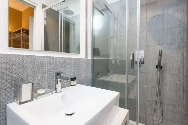 Basic Tek Büyük Yataklı Oda