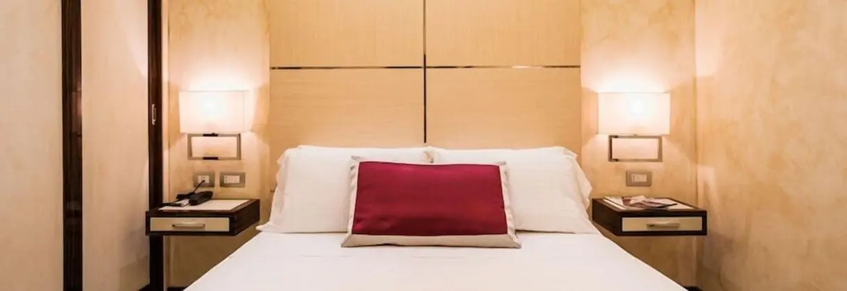 Standard Tek Büyük Yataklı Oda