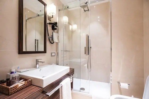 Standard Tek Büyük Yataklı Oda