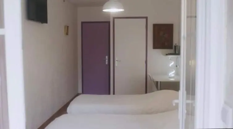 Comfort Tek Büyük veya İki Ayrı Yataklı Oda