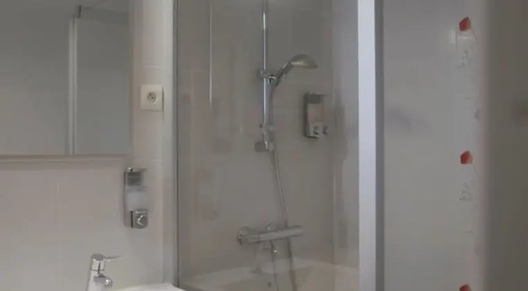 Comfort Tek Büyük veya İki Ayrı Yataklı Oda