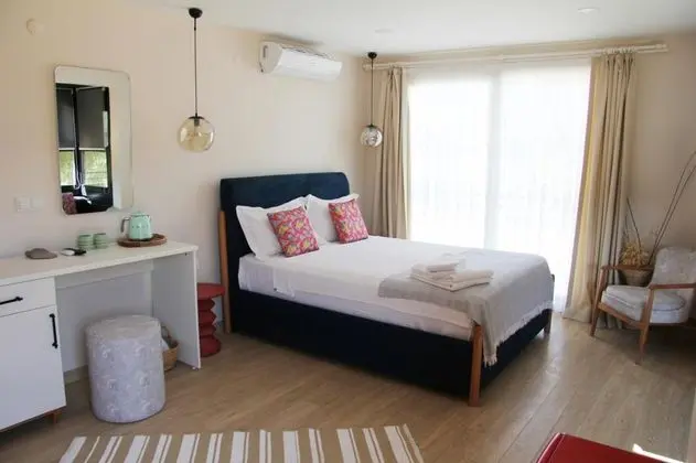 Deluxe Room, Havuz veya Bahçe Manzaralı, Balkonlu