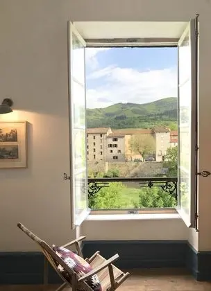 Süit, Nehir Manzaralı (Atlas)