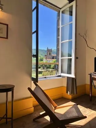 Süit, Nehir Manzaralı (CHAM)