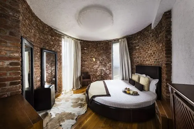 Suit Deluxe Muskat, Mountain View