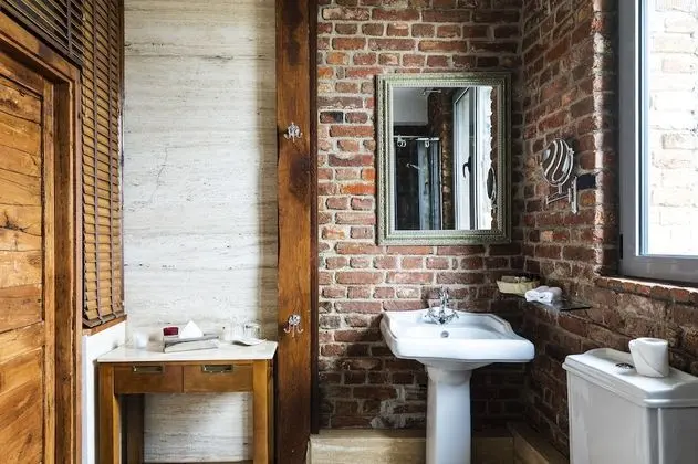 Suit Deluxe Muskat, Mountain View