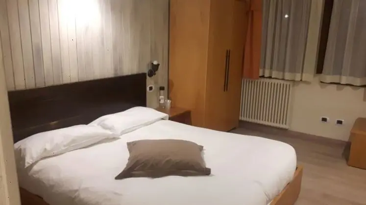 Classic Tek Büyük Yataklı Oda