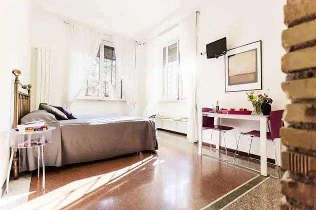 Standard Tek Büyük Yataklı Oda