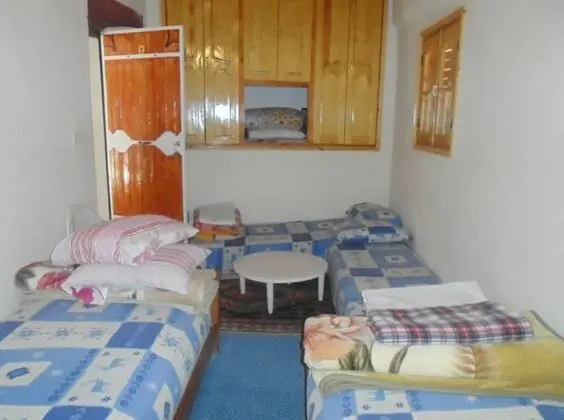Üç Kişilik Oda