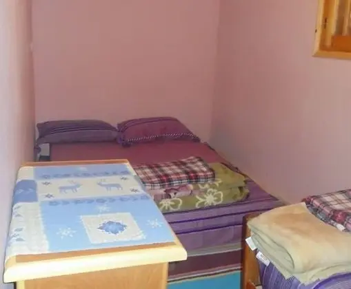 Üç Kişilik Oda