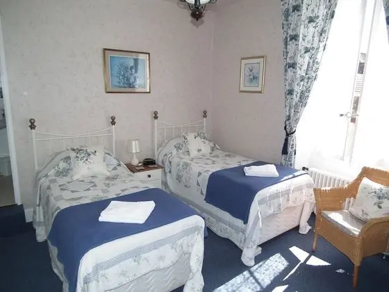 Tek Büyük veya İki Ayrı Yataklı Oda, Özel Banyo (Bluebell)