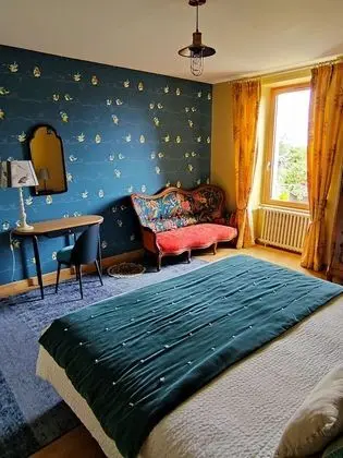 Superior Tek Büyük Yataklı Oda, Özel Banyo, Bahçe Manzaralı (Oiseau bleu )