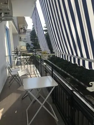 Üç Kişilik Oda, Balkon