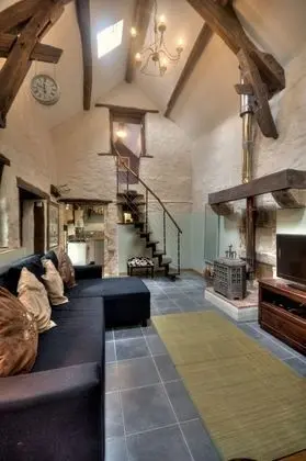 Traditional Ev, 6 Yatak Odası