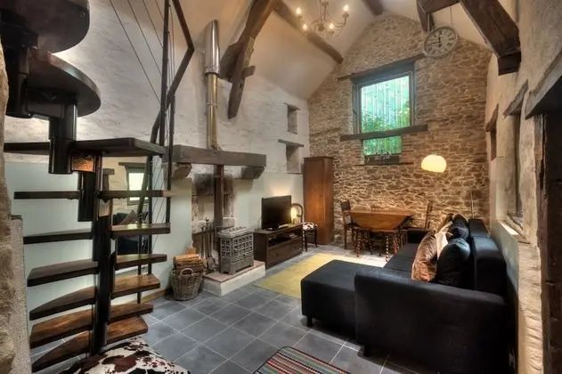 Traditional Ev, 6 Yatak Odası